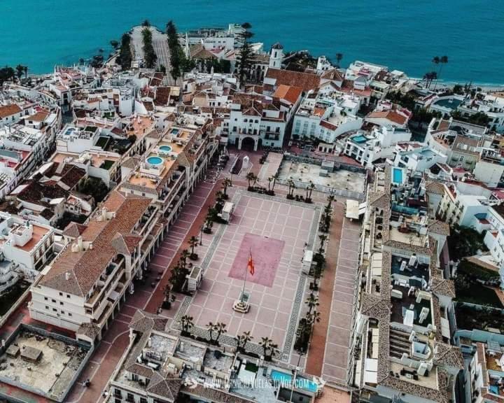 Maravilloso Apartamento Nerja Luaran gambar